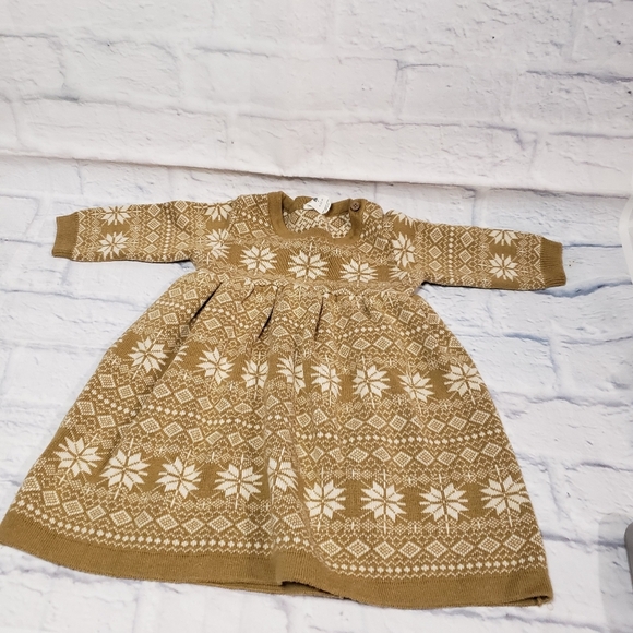 kate quinn Other - Kate quinn sweater dress size 6-12 months